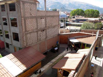 A view of the courtyard and the kitchen where lunch and snacks are served.