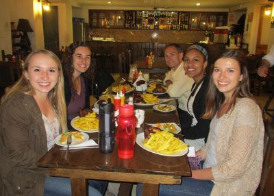 The Ayacucho chicas chose pollo a la braza for a meal out.