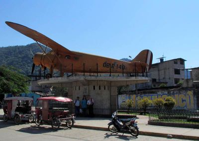 A small plane on display near the center of town celebrates the first flight from Lima to San  Ramón.