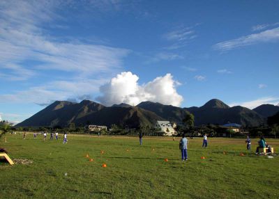 Children playing soccer in "el campo."