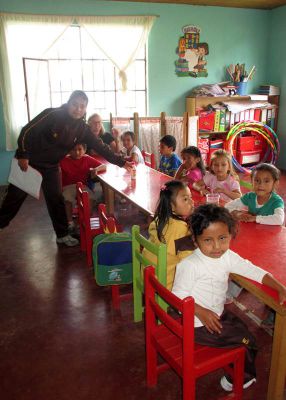 Anna's class poses for a photo.